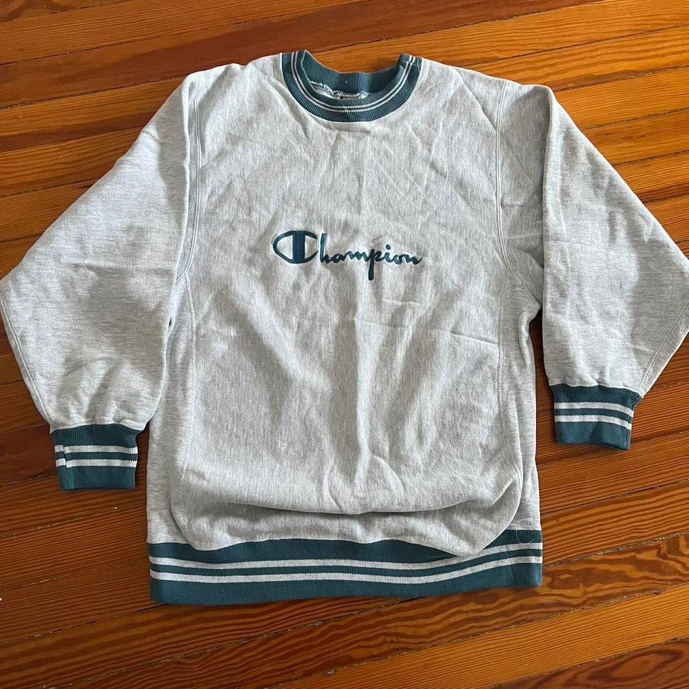 1990s Champion Reverse Weave Embroidered logo Sweater size XL